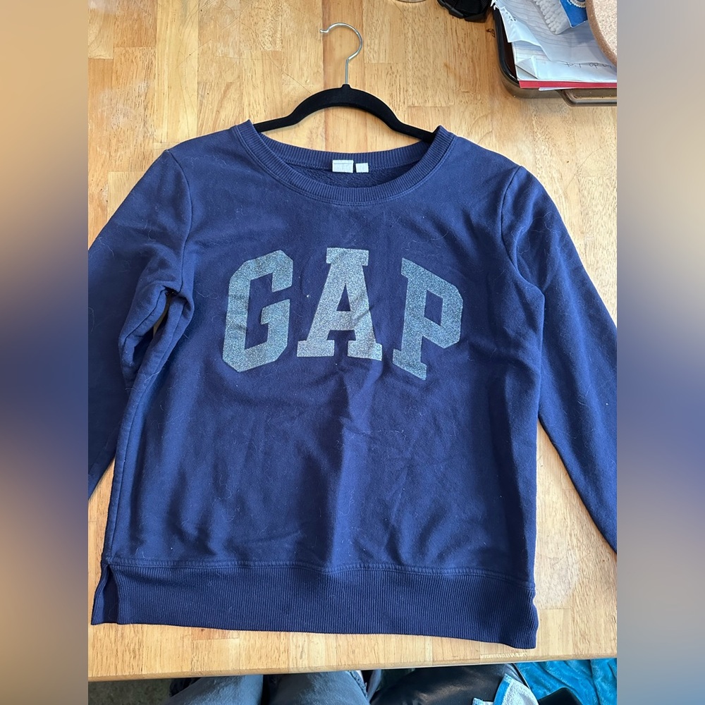 GAP sweatshirt